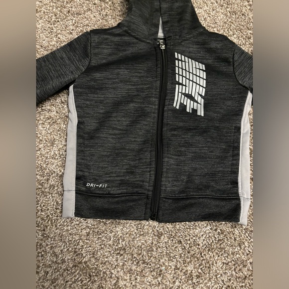 Toddler Nike Dri-Fit Hoodie - Picture 2 of 4